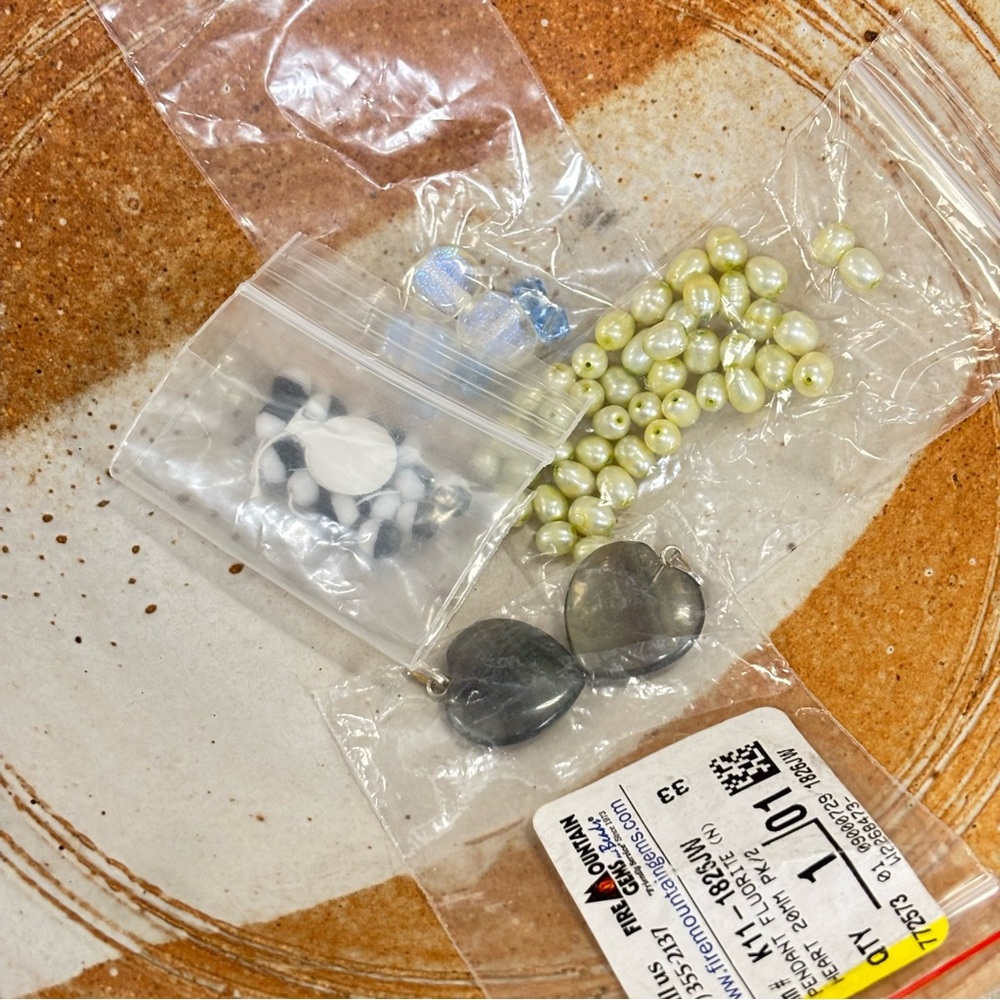 Assorted Bead Mix Collection (58 bags) - Picture 16 of 17